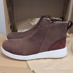 New in Box Women's Red Wings Brown Leather Ankle Boots Size 8.5